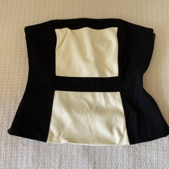 Women's Sleeveless Crop Top - Picture 4 of 6
